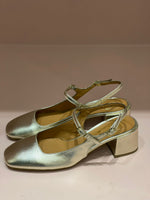 Carica l&#39;immagine nel visualizzatore di Gallery, Slingback con tacco oro
