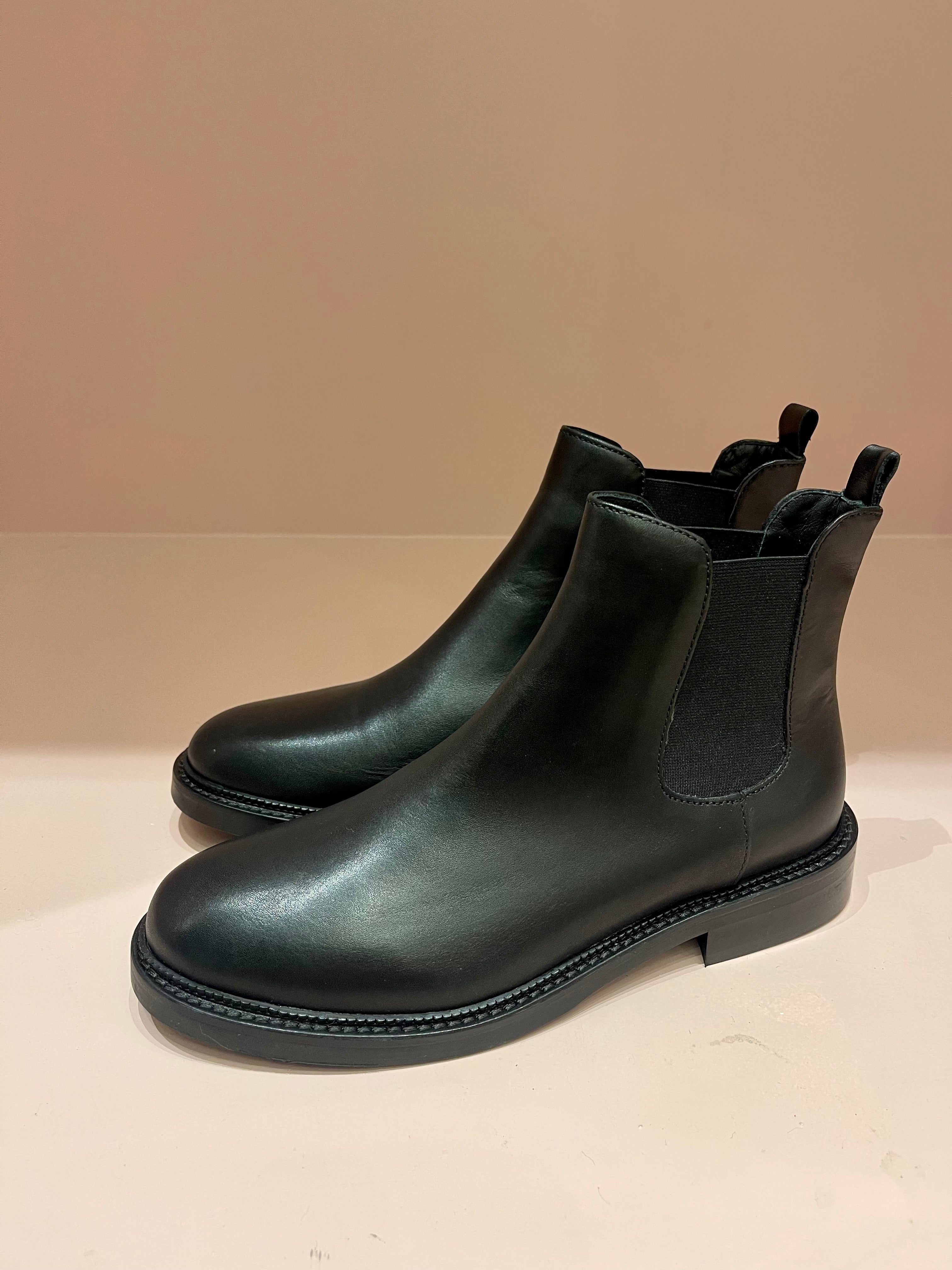 Stivaletto nero