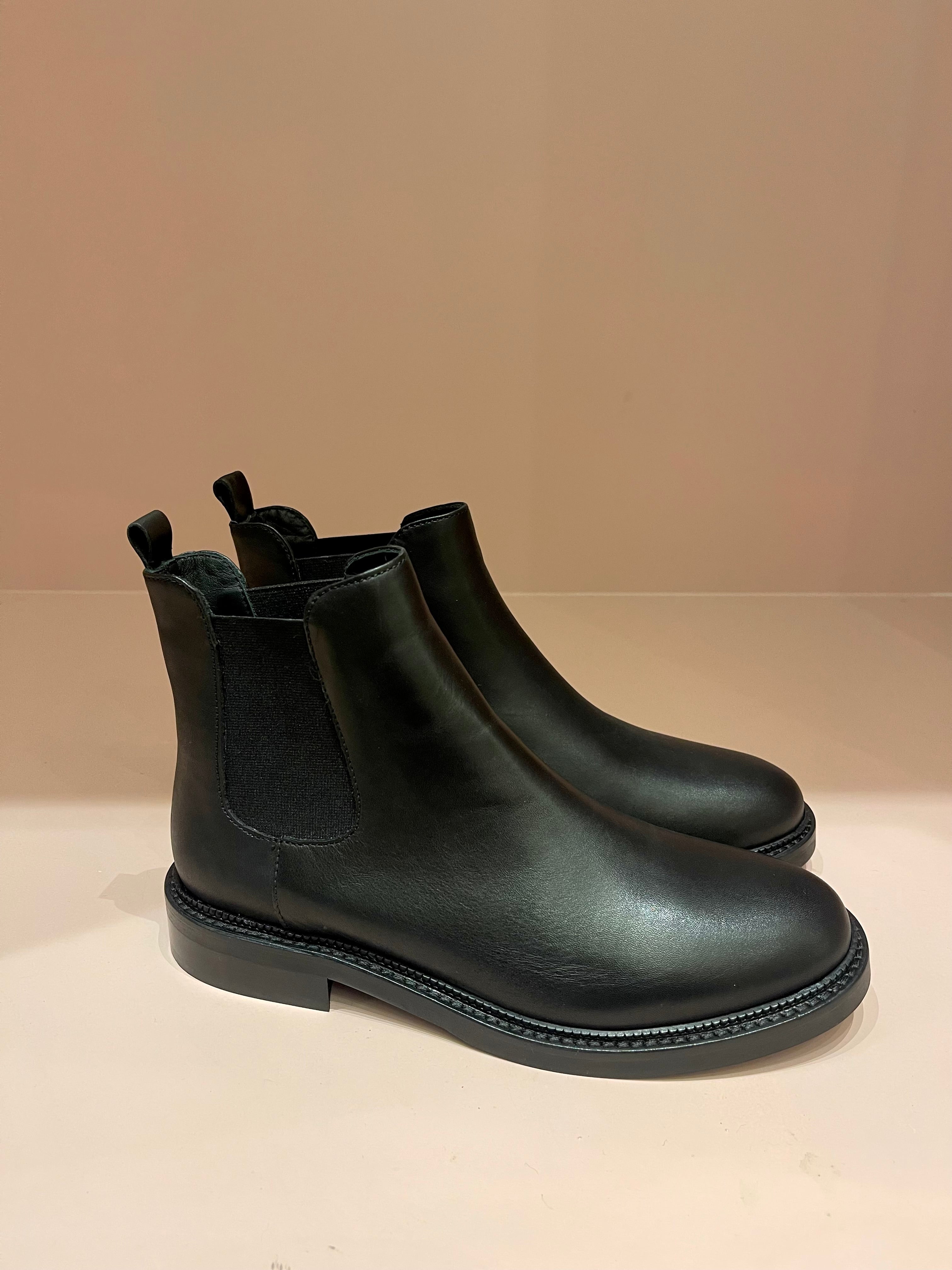 Stivaletto nero