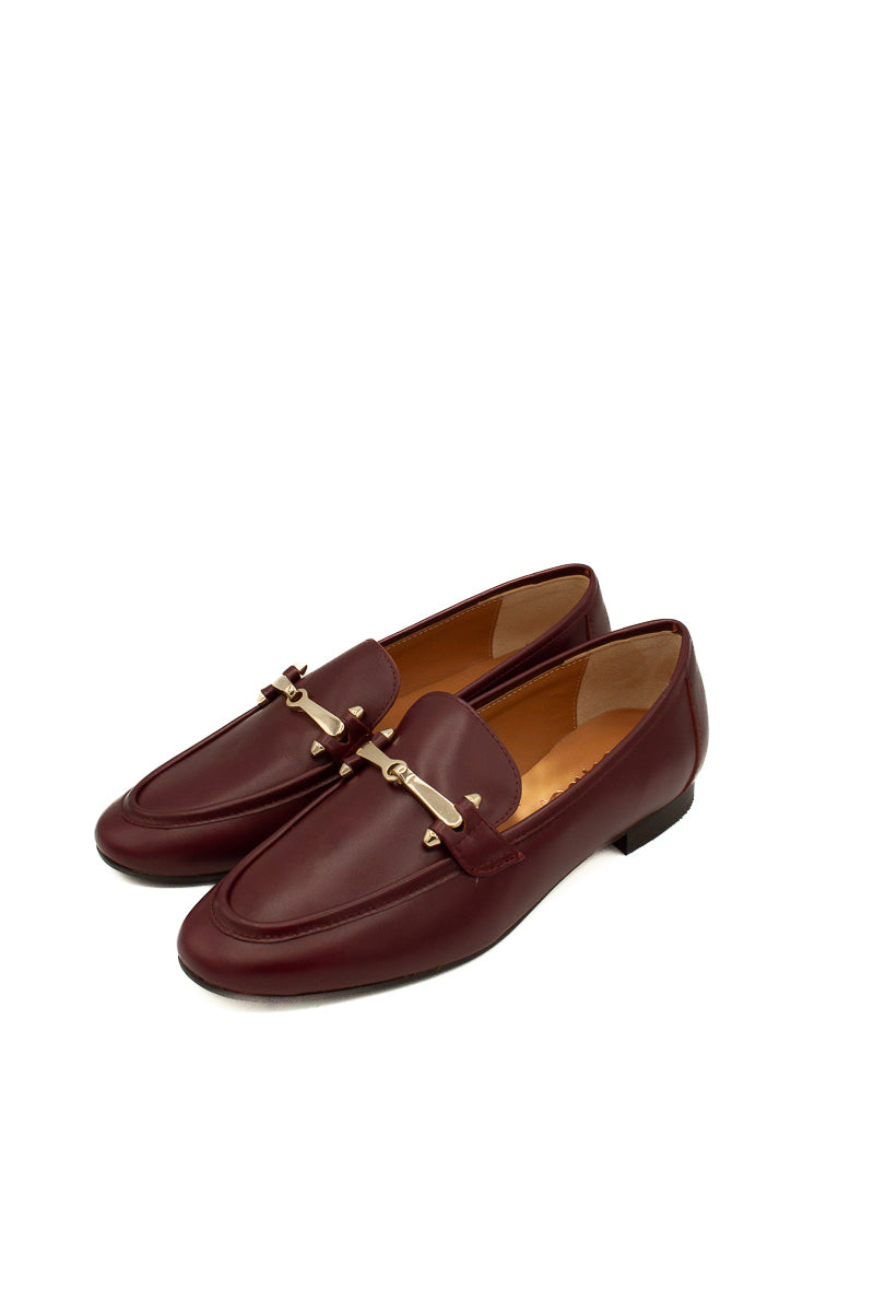 Mocassino in pelle bordeaux con morsetto